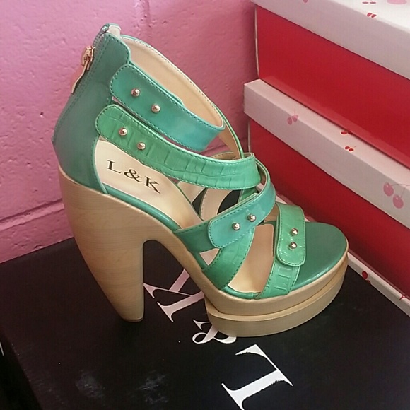 Heels - Picture 2 of 2